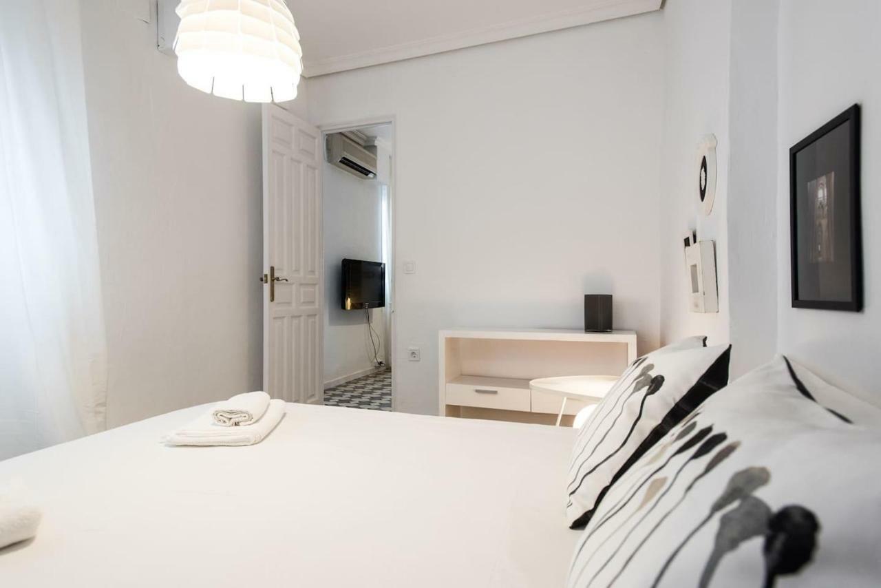 Alhondiga Suite Apartment With Terrace Sevilla Bagian luar foto